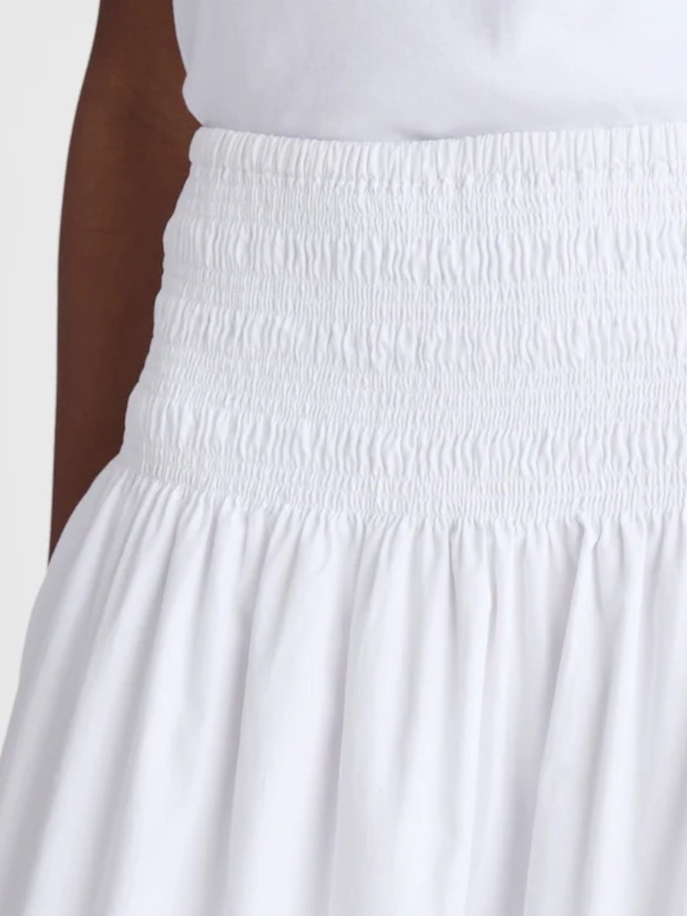 Madewell Smocked-Waist Midi Skirt in Poplin - Picture 7 of 7